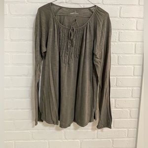 Eddie Bauer size large long sleeve grey top